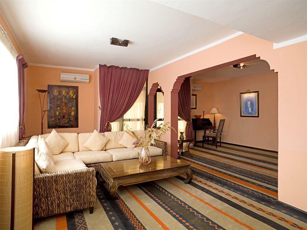 Hotel Asmaa Шавен Екстер'єр фото