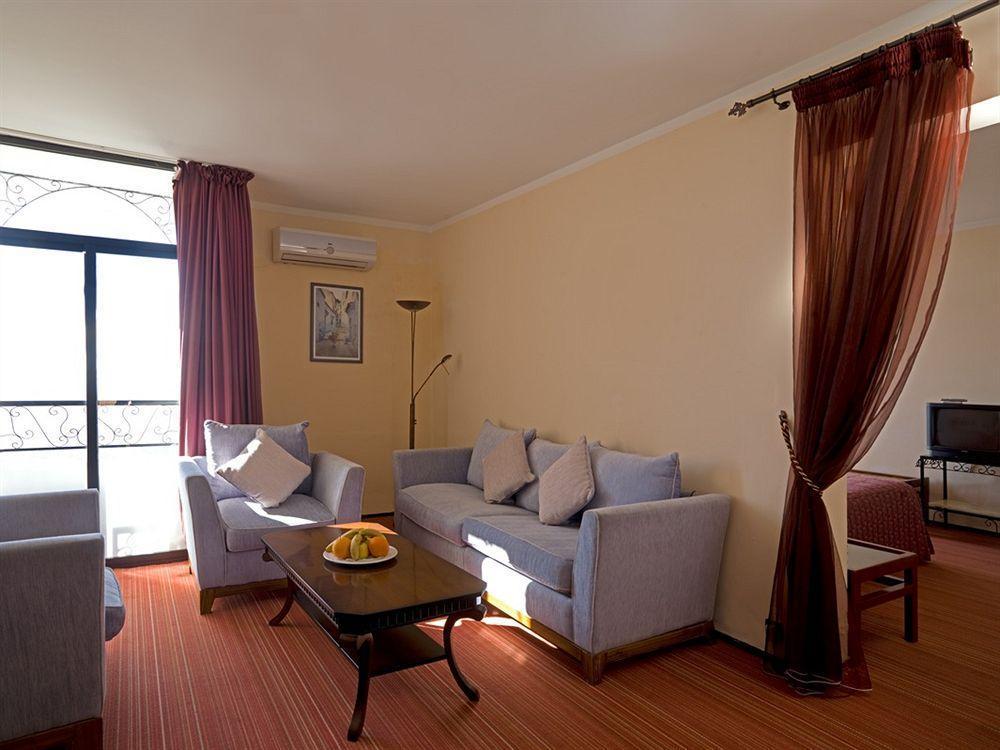 Hotel Asmaa Шавен Екстер'єр фото